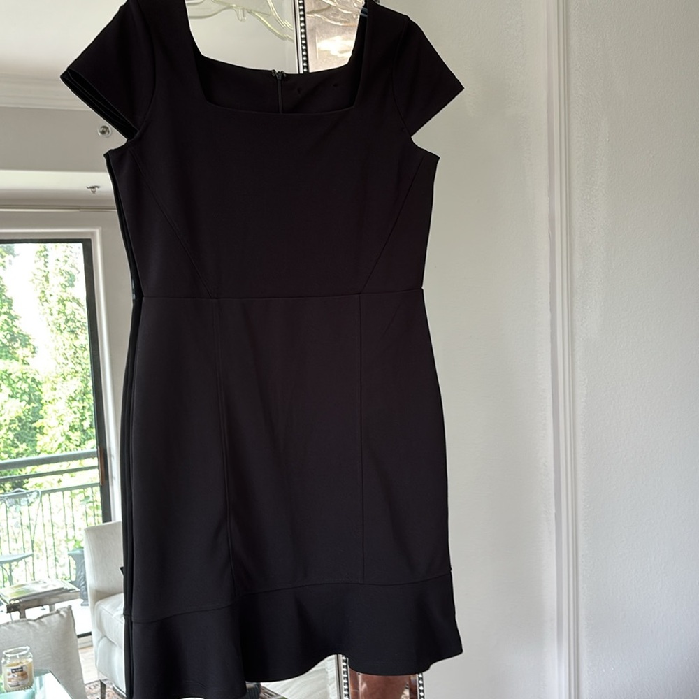 NWOT Gap Black Structured Ruffle Hem Dress Size 10